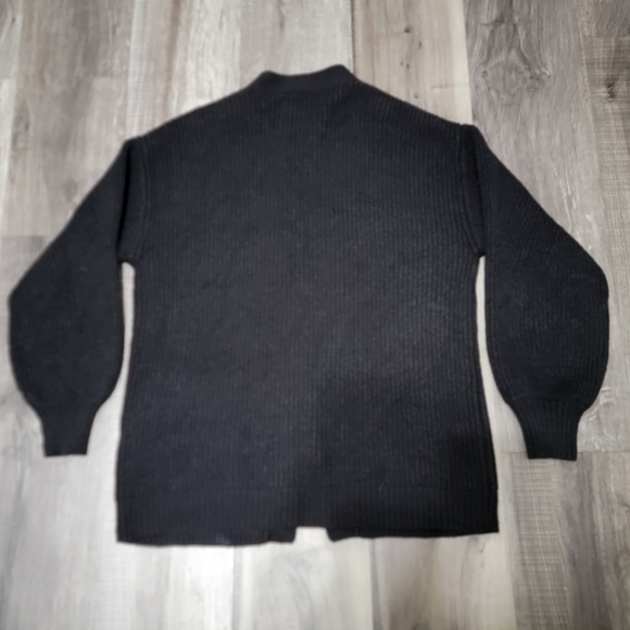 Aritzia Wilfred Free 100% Merino Wool Open Women's Cardigan in Black - Picture 5 of 13